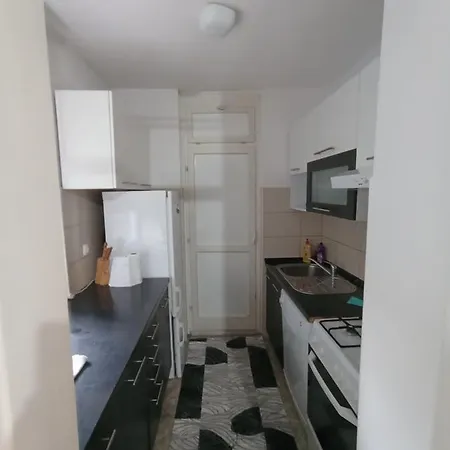 Apartament Dina *