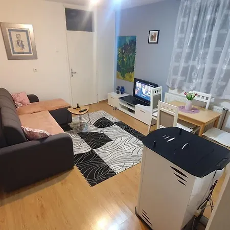 Dina شقة بيهاتش